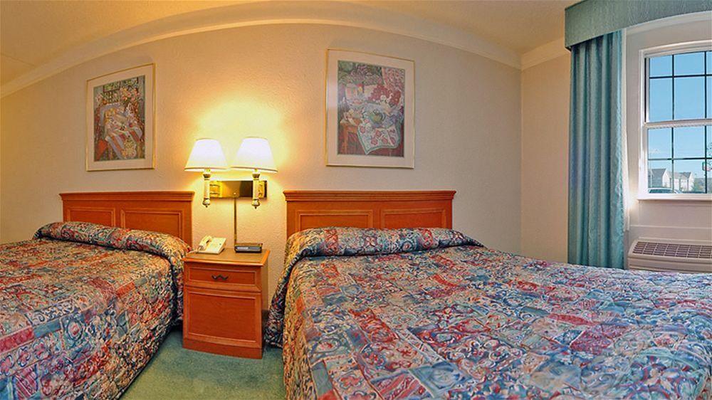 La Quinta Inn By Wyndham Indianapolis Airport Lynhurst Extérieur photo