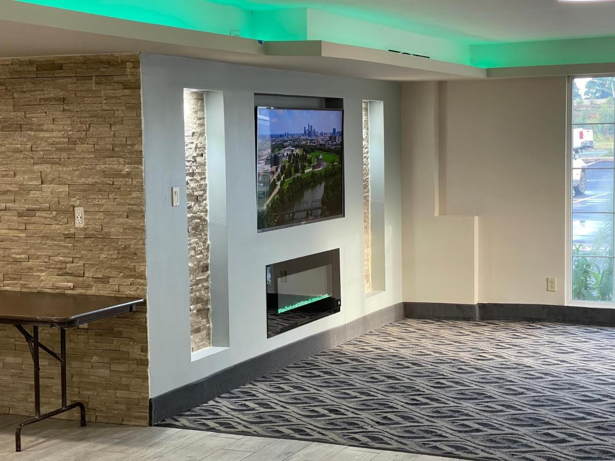 La Quinta Inn By Wyndham Indianapolis Airport Lynhurst Extérieur photo