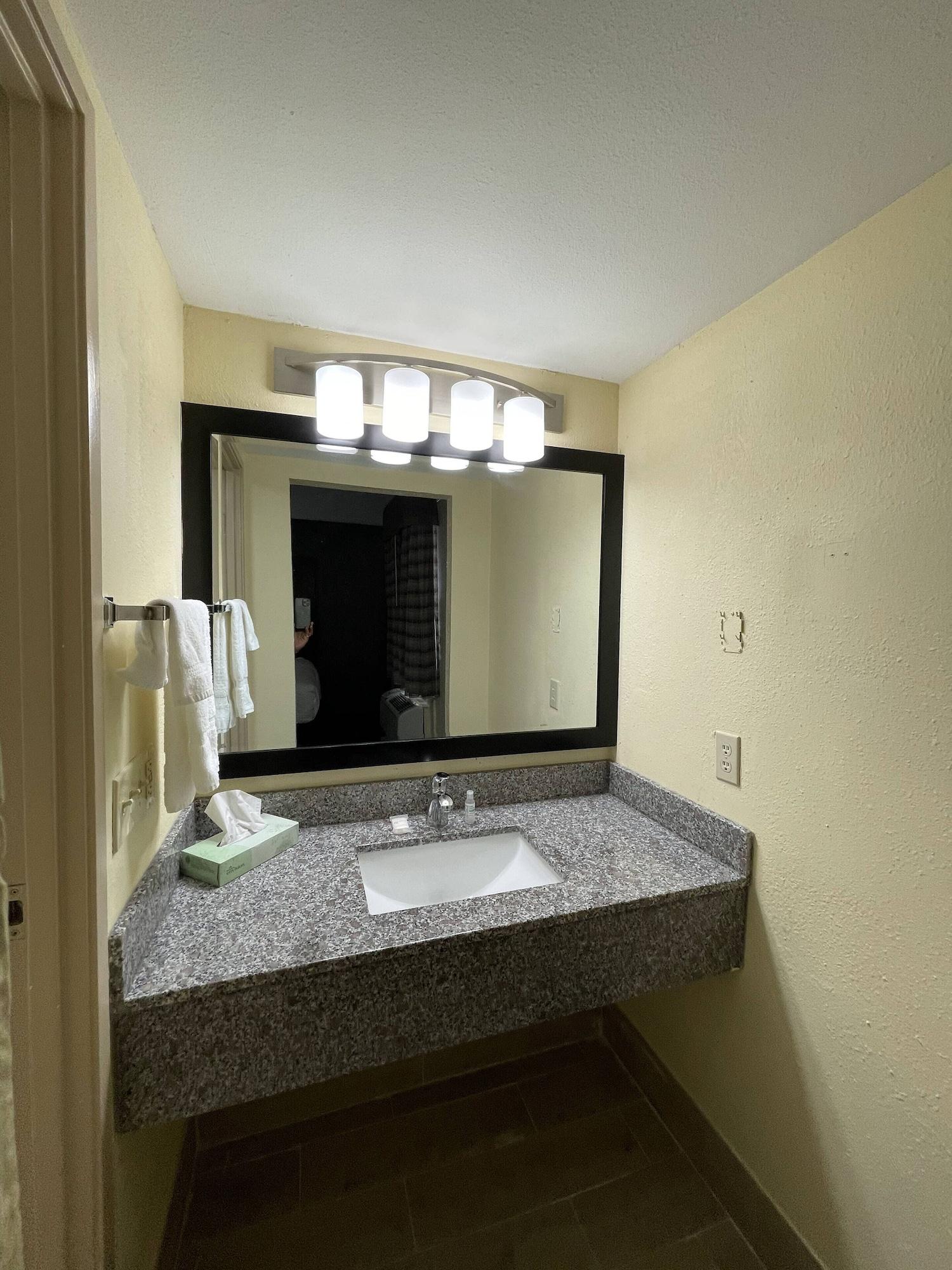 La Quinta Inn By Wyndham Indianapolis Airport Lynhurst Extérieur photo