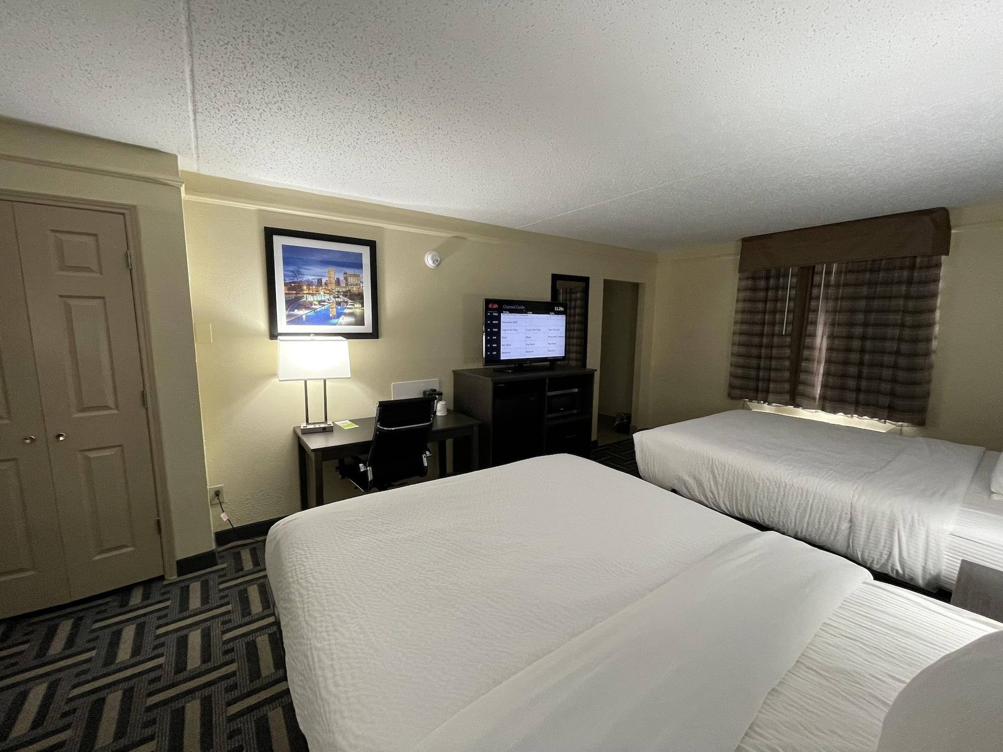 La Quinta Inn By Wyndham Indianapolis Airport Lynhurst Extérieur photo