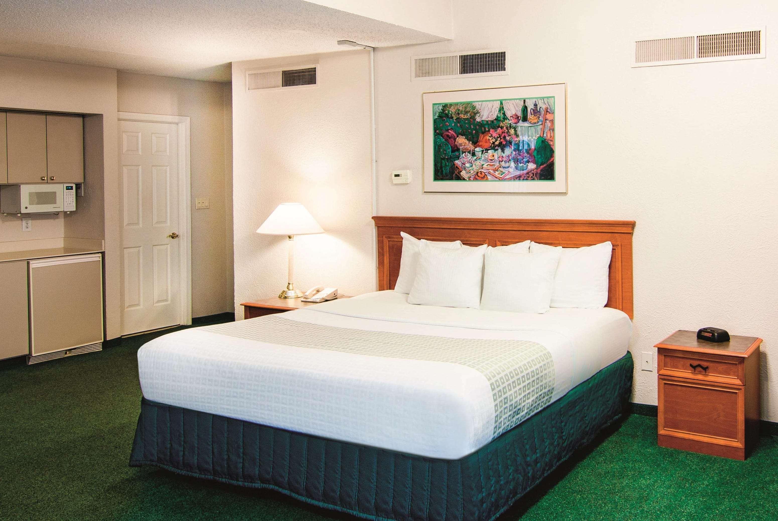 La Quinta Inn By Wyndham Indianapolis Airport Lynhurst Extérieur photo